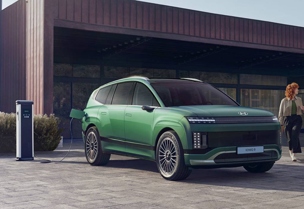 PR_17_Lifestyle Ext_Charging FQ_EU_extended_4c_IONIQ9 copy